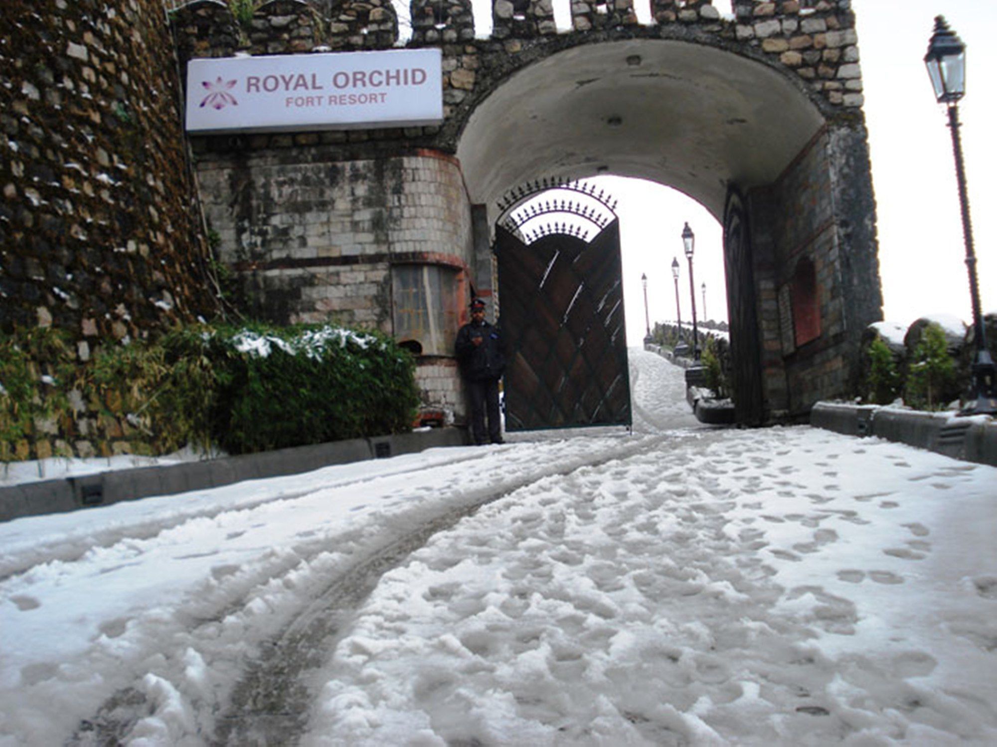 Royal Orchid Fort Resort Mussoorie Exterior photo